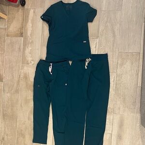 FIGS Teal Women's Scrub Set
